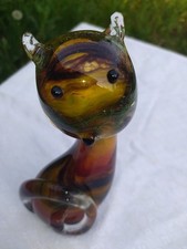 Adorable sculpture chat en