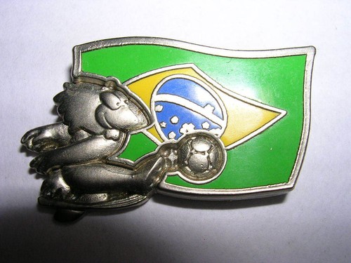 Pin foot france 98 - pin's,