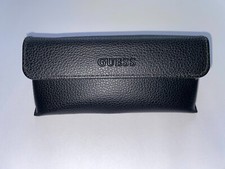 Etui Guess noir pour lunettes