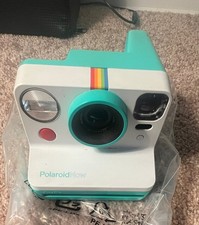 Polaroid Now Instant Camera no