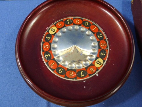 Ancien jeu boule en - de,