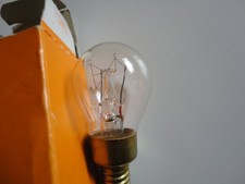 Ampoule ancienne Mazda E10