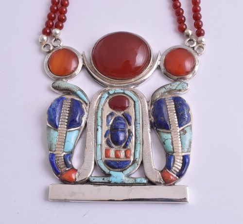 Collier scarabée roi