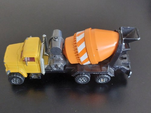 Camion toupie béton - camion,