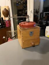 Ancien moulin café en bois