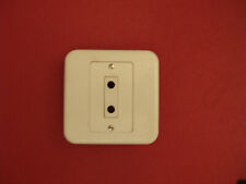 Prise 2 pôles à avec habillage modèle Chambord Legrand neuve