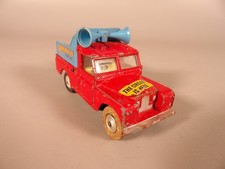 CORGI TOYS N° 487 - Land Rover 109 W.B. "Chipperfield Circus"