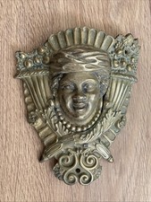 Bronze doré. Coin de Billard