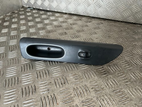 Commande bouton lève vitre