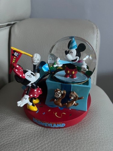 Figurine statue snowglobe - statue,