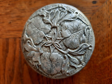 Boîte ronde ancienne ancienne décor végétal couvercle ouvragé