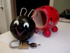 TIRELIRE OUVRABLE EN BOIS