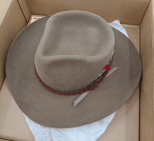 Vintage 1985 akubra - 1985, snowy