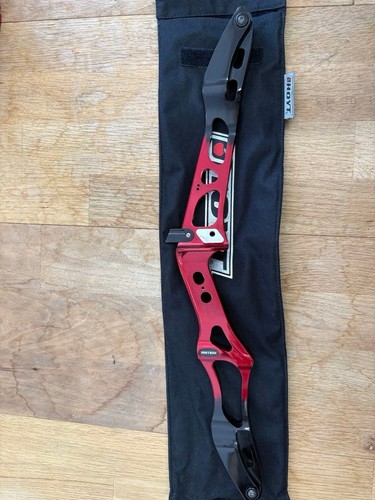 Hoyt matrix 25inch - 25inch, red