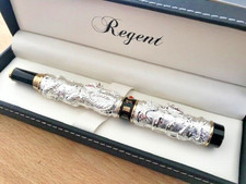 Somptueux stylo plume argenté