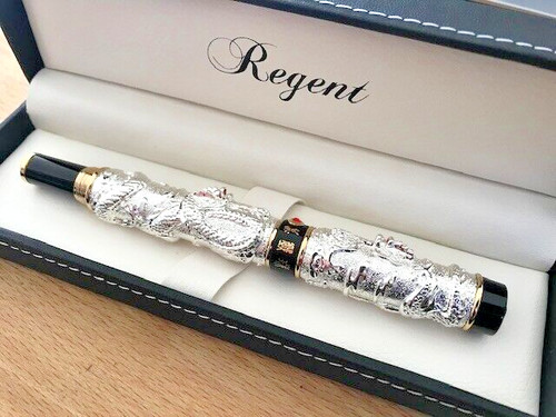 Somptueux stylo plume argenté