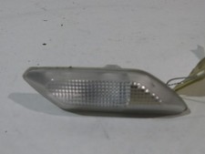 répétiteur aile gauche dacia SANDERO III 261662708R 196714