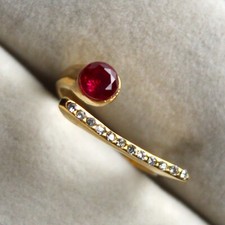 Rubis Hydrothermal Rouge de 0,650 ct - Bague Acier Inoxydable avec Zircons