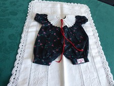 COLLECTION TENUE COROLLE / ROSES SUR FOND NOIR / COLLERETTE DENTELLE /1980