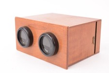 Visionneuse stereo Unis-France format 6x13 cm. Modèle simplifié.