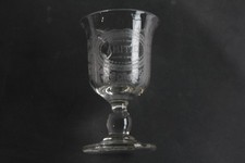 Ancien Verre à pied gravé