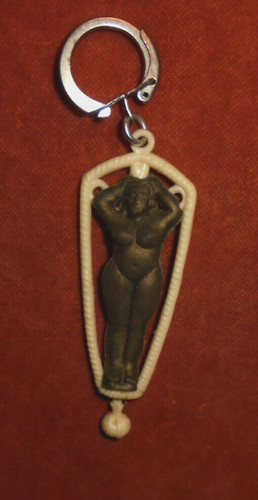 Porte clés pin nue - porte-clés,