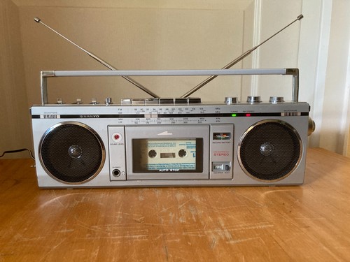 Sanyo m7700 radio - le,