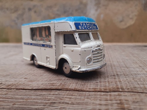 Voiture miniature ancienne - miniature,