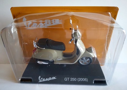 Die cast vespa 250 - die,