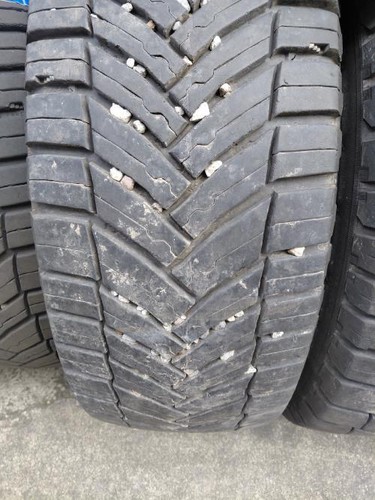 Pneu 215 r16 - 215/65, 109