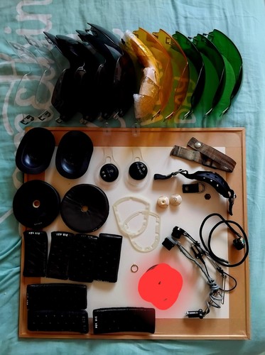 Vends lot pièces casque - vends,
