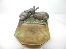 Cendrier en bronze signé