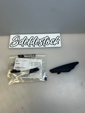 1 couvercle droit PEUGEOT