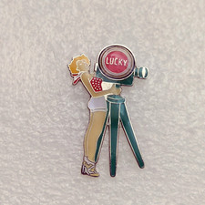 Pin's lapel pin pins