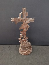 Bénitier Ancien En Bois Sculpté Forêt Noire Décor De Lierre Grimpant Sur Croix