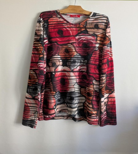 Pull fin rouge polyester