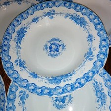 7 Assiettes creuses LM et Cie