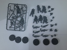 WARHAMMER 40K culte Genestealer -  6 hybrids + 1 Acolyte Iconward