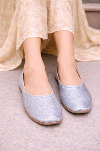 Chaussures indiennes pour