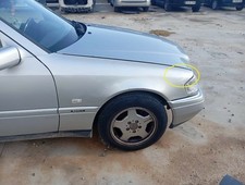 aile avant droit MERCEDES