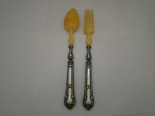 Couvert à salade, manche argent fourré poinçon Minerve,  style Louis XV   #1176#