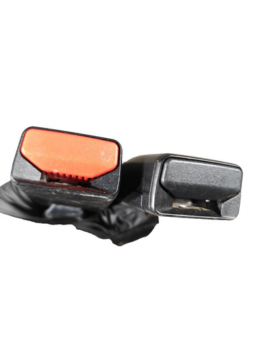Attache ceinture arriere - attache,
