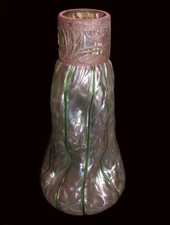 Vase irisé époque Art