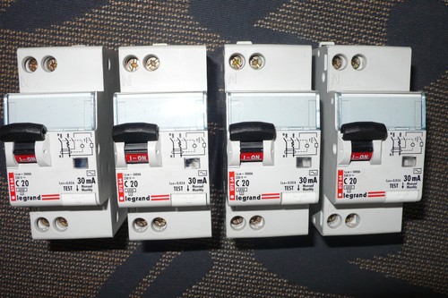 Disjoncteur differentiel 20a - differentiel,