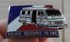 RARE PIN'S CAMION PEUGEOT J7 POLICE SECOURS 16 EME PARIS EGF