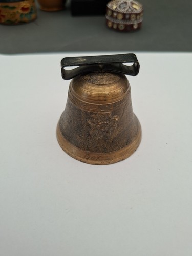 Petite cloche ancienne - petite,