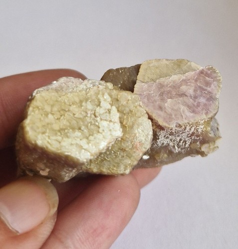 Lepidolite mica 9gr - lepidolite,