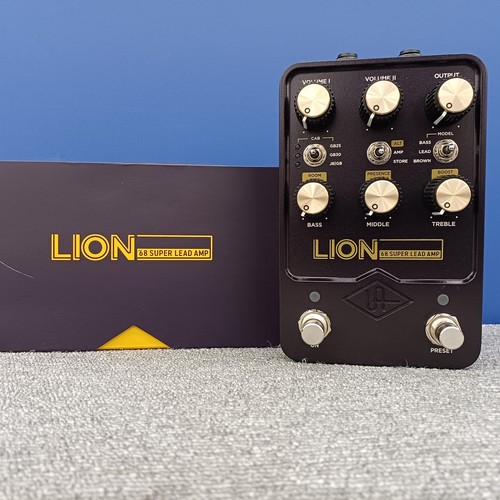 Universal audio effect pedal - audio,