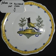 Assiette  XXème reproduction d'un décor ancien de LA ROCHELLE (24 cm, TBE)