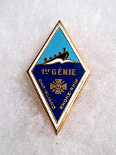Un insigne militaire " 1er